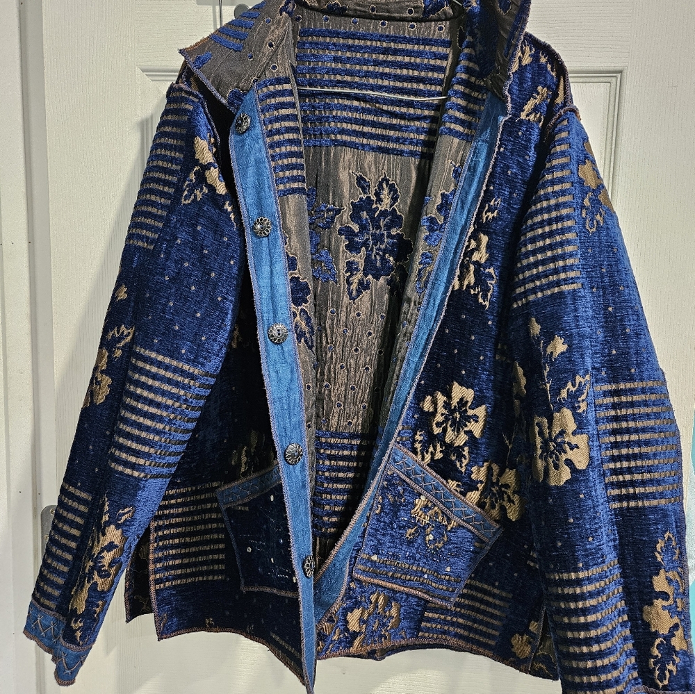 Vintage YAKMAGIK Silk Jacket